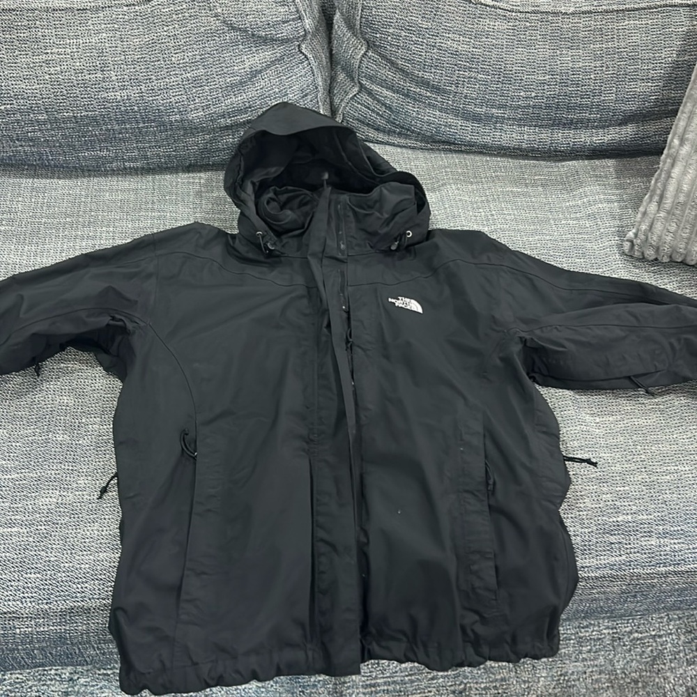 Women’s North Face Raincoat